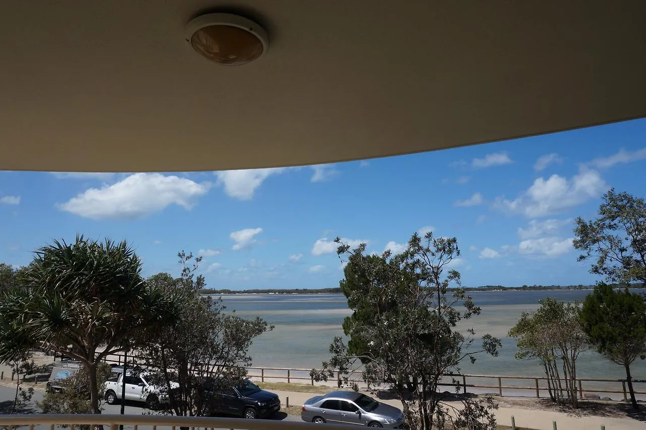 Moorings Beach Resort Caloundra 4*,